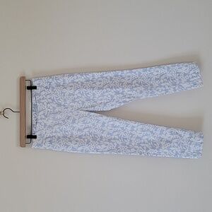 Soft Surroundings Superla Stretch White Blue Floral Slim Leg Crop Pants Size PS